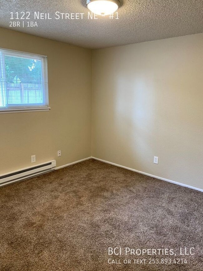 Building Photo - 1122 Neil St NE