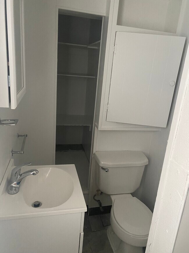 Bathroom - 111 Redlyn St