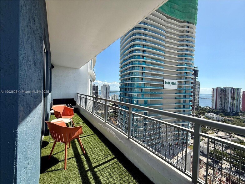 Building Photo - 60 SW 13th St