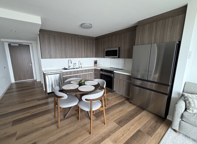 Building Photo - 1500 Rycroft St