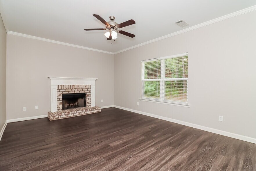 Building Photo - 412 Fieldcrest Dr