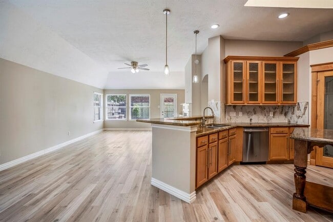 Building Photo - 5803 Sawyer Bend Ln
