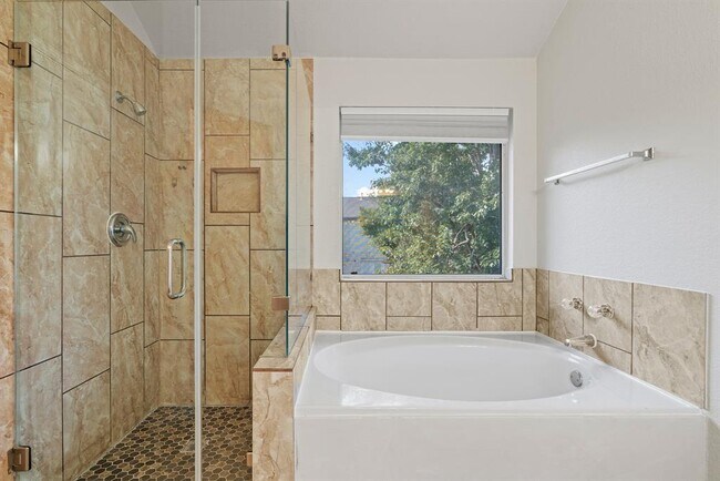 Building Photo - 5639 Taylorcrest Dr