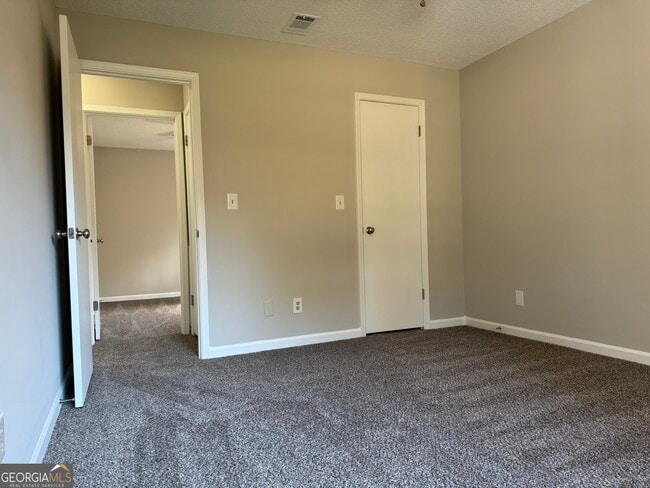 Building Photo - 731 Moon Bridge Rd