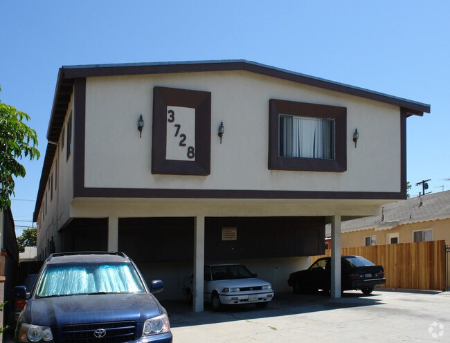 Building Photo - 3728 S Bentley Ave