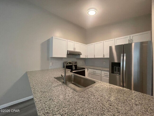 Building Photo - 8201 Sunset Ave