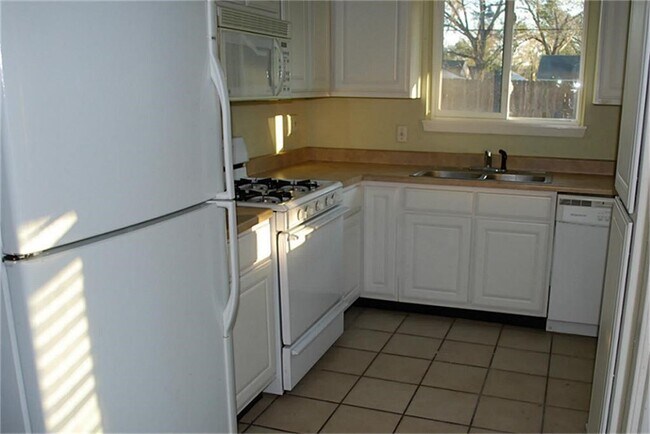Building Photo - 6611 Housman