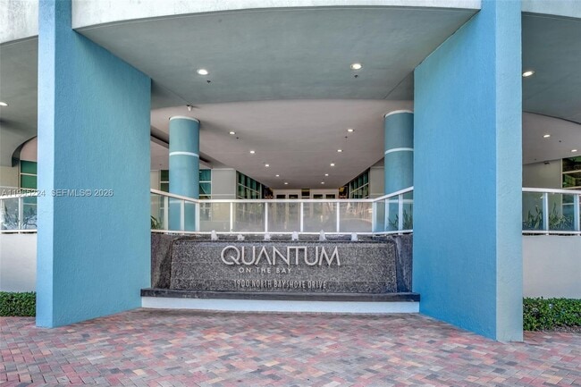 Building Photo - 1900 N Bayshore Dr