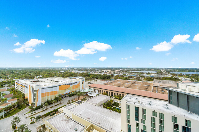 Building Photo - 550 Okeechobee Blvd