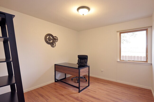 Building Photo - 601 W San Mateo Rd