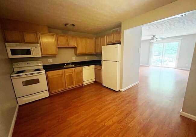 Building Photo - 525 Lowell Ave