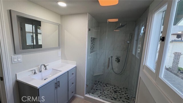 Building Photo - 314 S Broadway