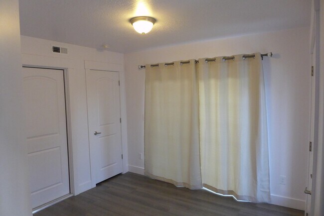 Building Photo - 1779 W Dalmeny Way