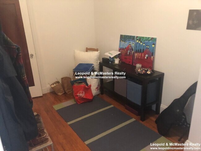 Building Photo - 22 Bellevue St