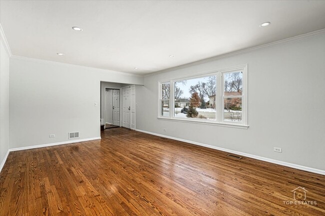 Building Photo - 931 Canterbury Dr