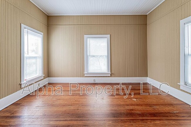 Building Photo - 678 N Liberty St