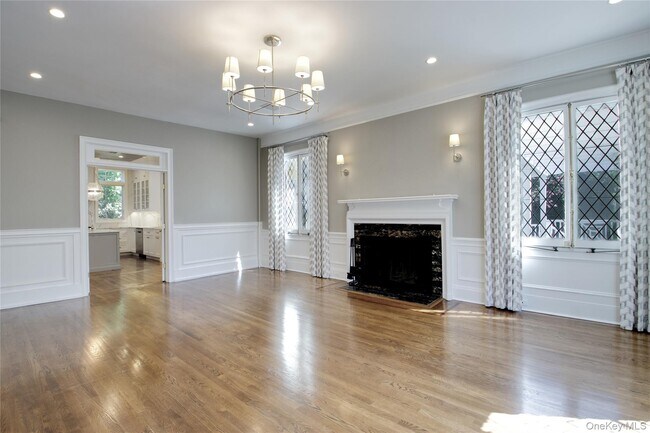 Building Photo - 92 6th St