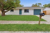 Building Photo - Renovated Home near downtown New Port Richey