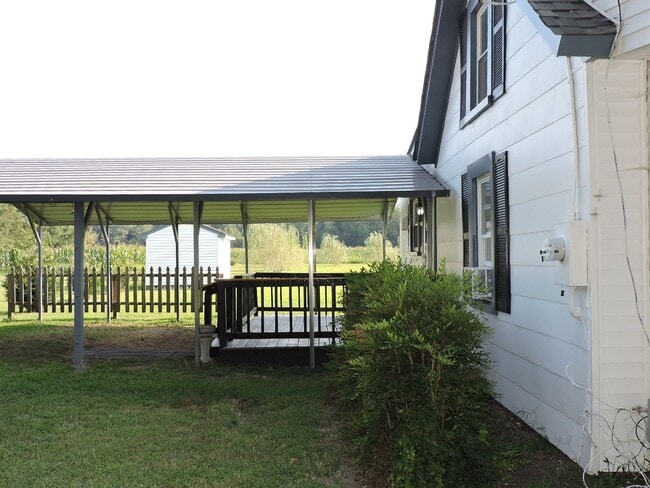 Building Photo - Email Linda@vacosold.com  or Call Office 8...