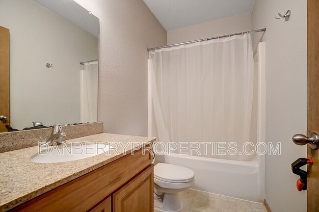 Building Photo - 1125 N Byrne Rd