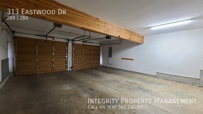 Building Photo - 313 Eastwood Dr
