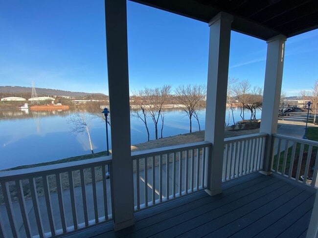 Building Photo - 602 Mariner Way