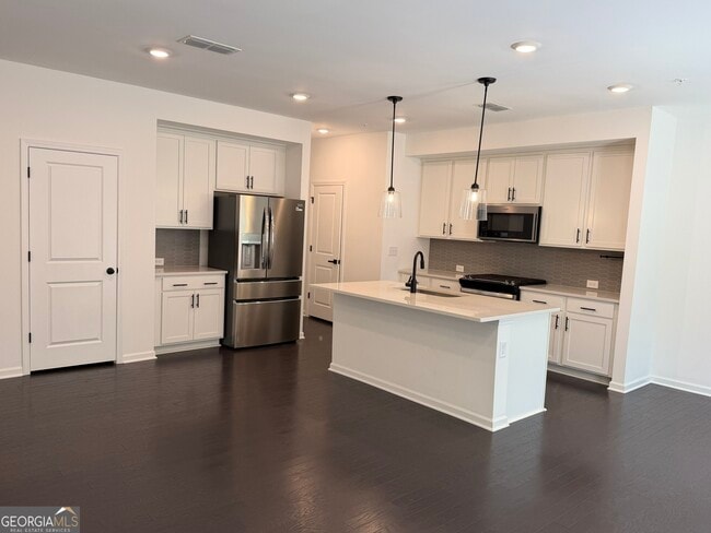 Building Photo - 716 Vallin St