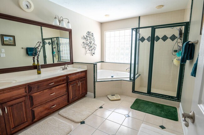 Building Photo - 491 Frank Shaw Rd