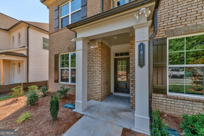 Building Photo - 1060 River Park Dr