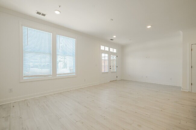 Building Photo - 514 Alice Wy