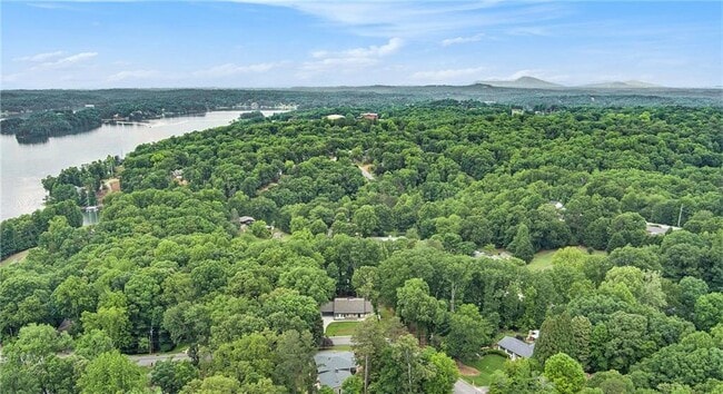 Building Photo - 788 Sherwood Rd N W