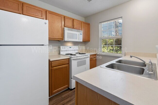Building Photo - 12311 Bluestem Ln