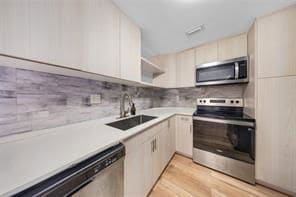 Building Photo - Bayview Drive, Sunny Isles Beach, FL 33160 - 1 BR 1.5 BA condo