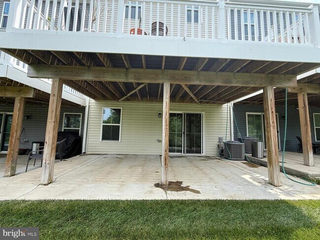 Building Photo - 256 Chase Dr
