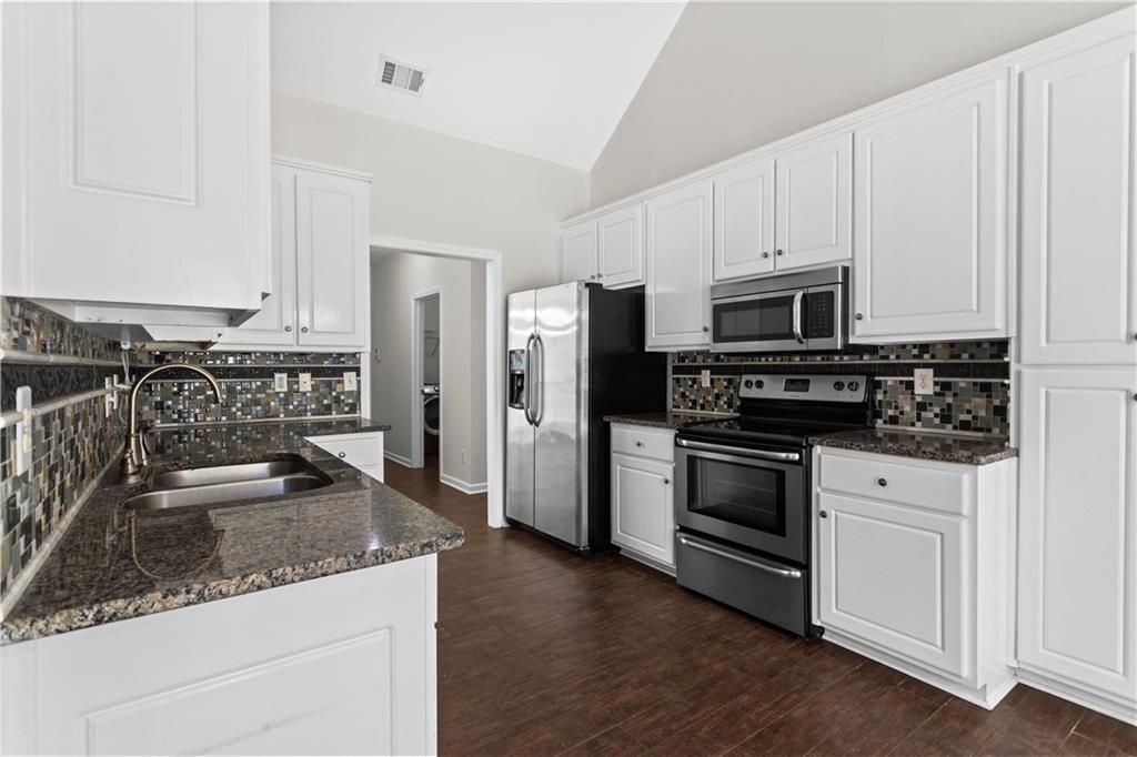 Building Photo - 965 Dogwood Park Dr