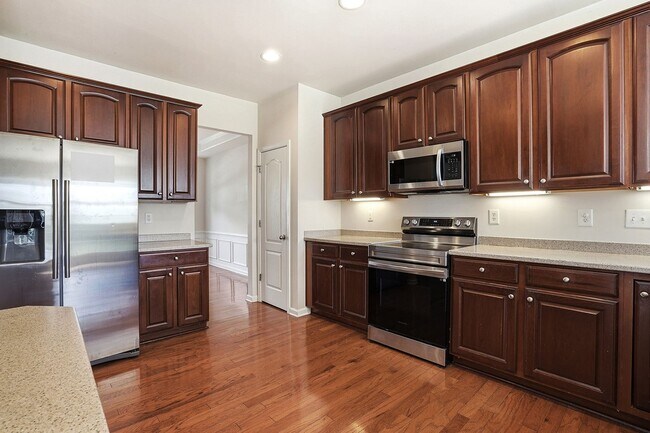 Building Photo - WAKEFIELD HOME WITH 4 BEDROOMS- GREAT HOME!