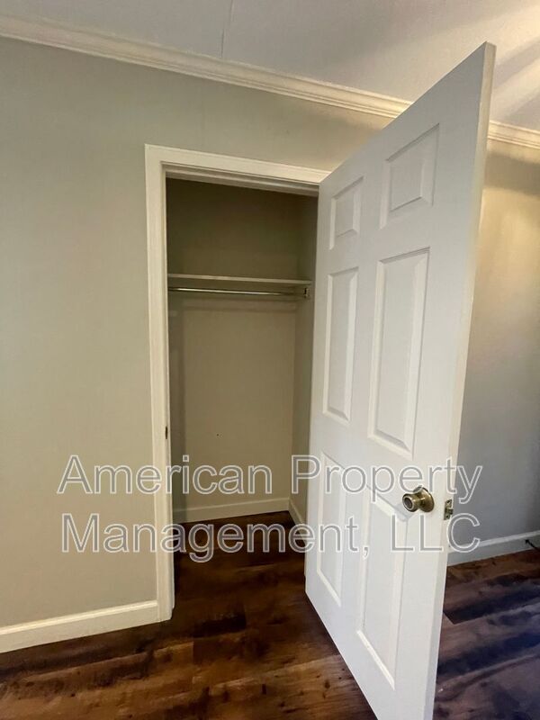 Building Photo - 5512 Columbia Ct