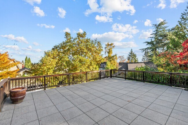 Building Photo - 4Bd/3Ba Seattle House