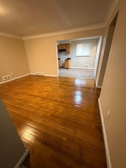 Building Photo - 13740 Pearson St