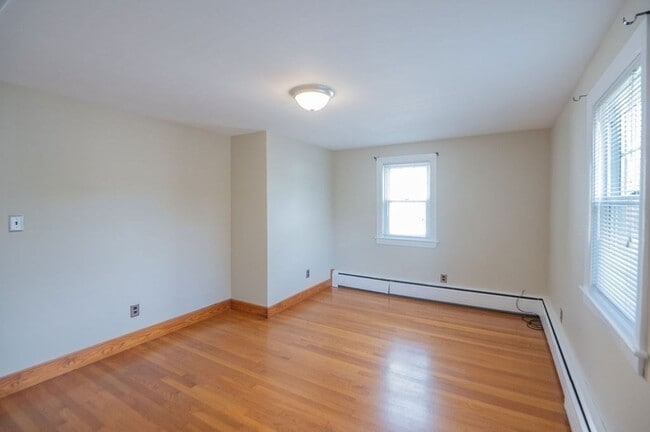 Building Photo - 37 Longview Way