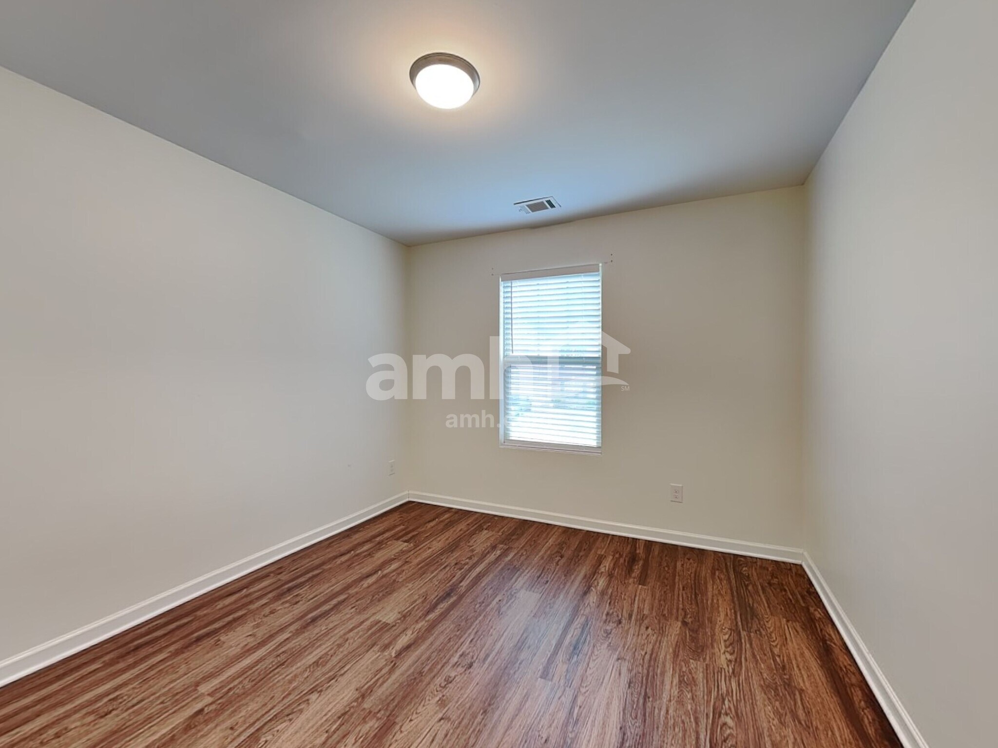 Building Photo - 290 Maxton Ave