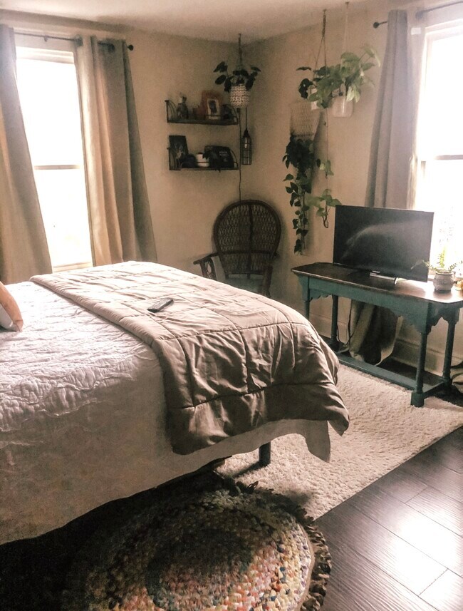 Bedroom 2 - 2113 Toledano St