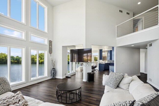 Building Photo - 13161 Wood Duck Dr