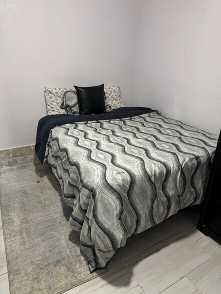 Building Photo - 4181 NW 34th Way