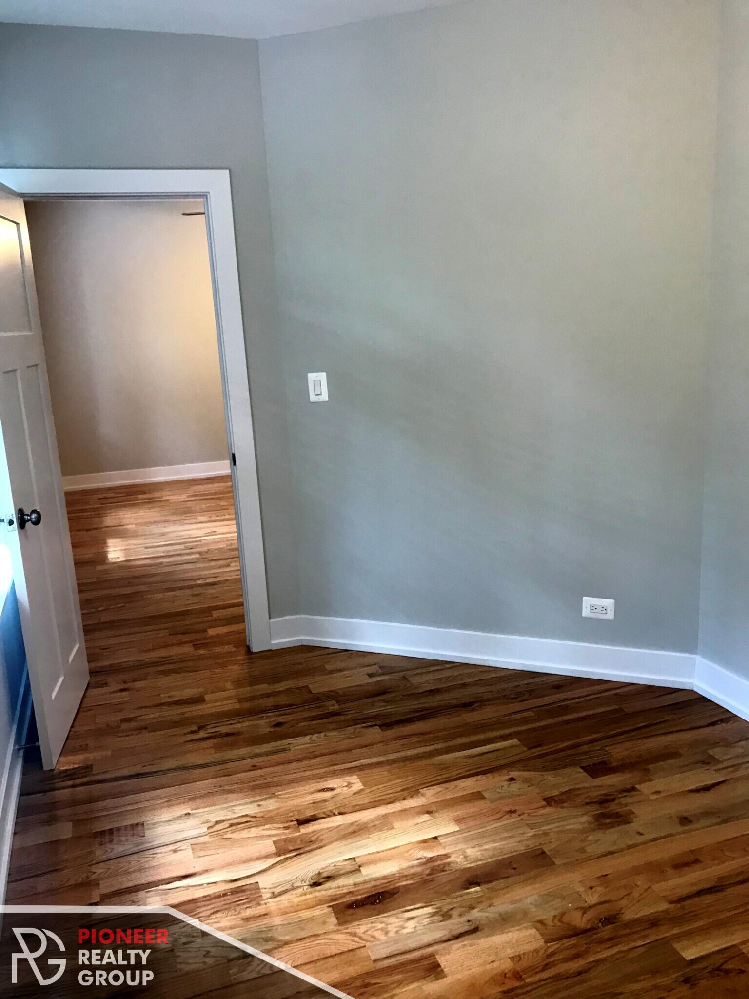 Building Photo - 1450 W Byron Ave