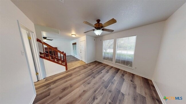 Building Photo - 609 Man O War Dr