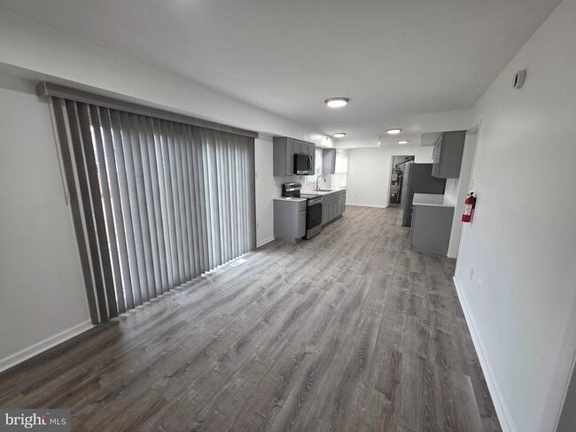 Building Photo - 14 East Ct