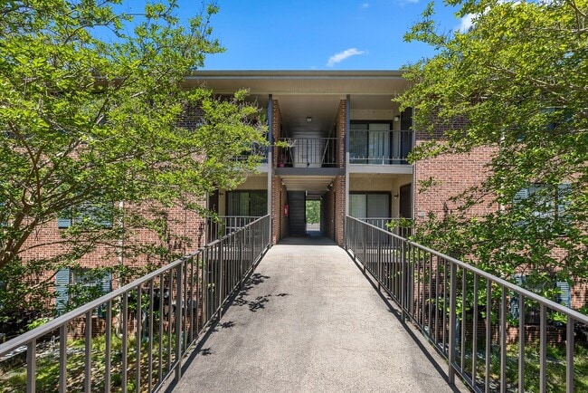 Building Photo - Spring Lane Apartments