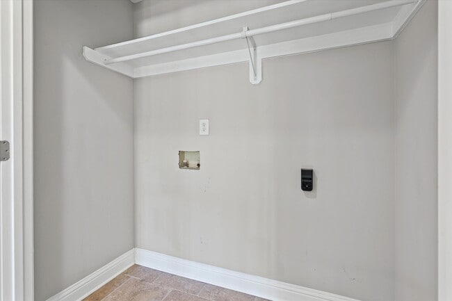 Building Photo - 27572 Claiborne Cir