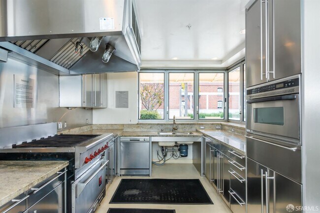 Building Photo - 219 Brannan St